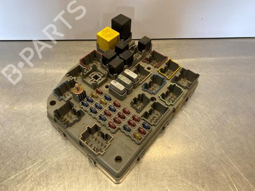 Used Fuse box Fuse box JEEP GRAND CHEROKEE I (ZJ, ZG) 5.2 i 4x4 (ZJ) (215 hp) 19585678 19585678