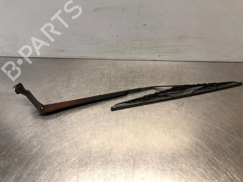 Used Front windshield wiper arm TOYOTA STARLET (_P9_) 1.3 (EP91_, EP91R) (75 hp) 29868307
