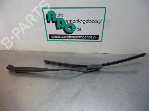 Used Front windshield wiper arm CITROËN C2 (JM_) 1.4 (73 hp) 19608893