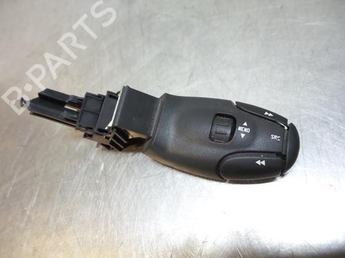 Used Steering wheel controls Steering wheel controls 19598250 19598250