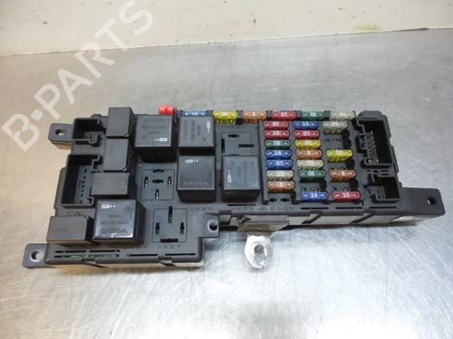 Used Fuse box Fuse box 19610231 19610231