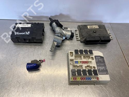Used Control unit Control unit NISSAN MICRA III (K12) 1.4 16V (88 hp) 40050330 40050330