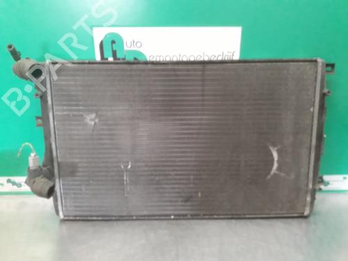Used Water radiator Water radiator 19615058 19615058