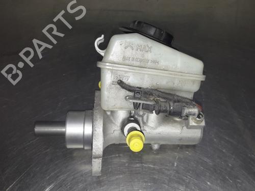 Used Brake master cylinder Brake master cylinder 19613740 19613740