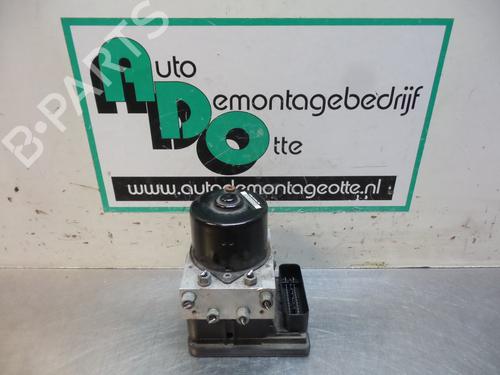 Used ABS pump OPEL ZAFIRA / ZAFIRA FAMILY B (A05) 2.2 (M75) (150 hp) 19612558