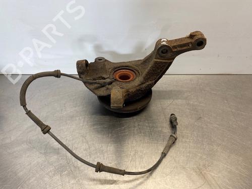 Høyre Styrespindel lagerhus OPEL VIVARO A Van (X83) 1.9 DTI (F7) (101 hp) 28300492