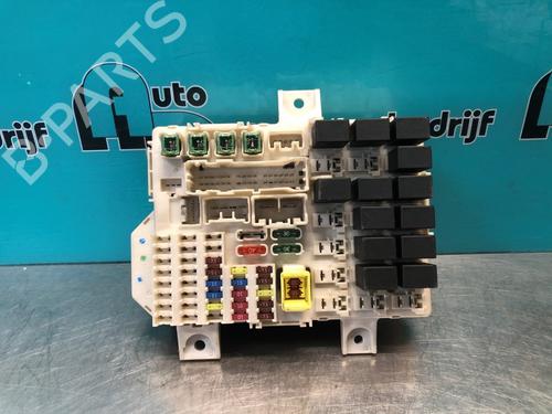 Zekeringkast MITSUBISHI COLT VI (Z3_A, Z2_A) 1.3 (Z21A) (95 hp) 28298869