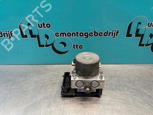Used ABS pump NISSAN MICRA III (K12) 1.0 16V (65 hp) 20719724