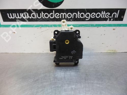 Used Electronic module TOYOTA YARIS (_P1_) 1.0 (SCP10_, SCP10R) (68 hp) 19610220