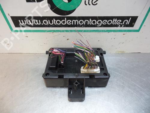 Used Fuse box Fuse box 19610522 19610522