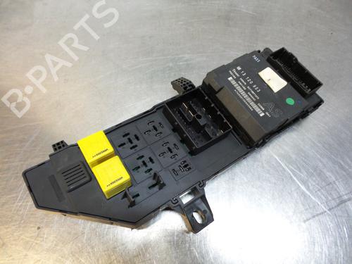 Used Fuse box Fuse box 19594996 19594996