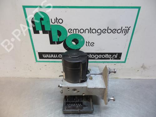 Used ABS pump MERCEDES-BENZ CLK (C208) CLK 200 (208.335) (136 hp) 19611102