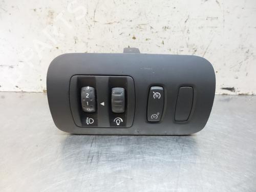 Used Switch RENAULT MEGANE II Estate (KM0/1_) 1.5 dCi (KM02, KM13) (101 hp) 19594768