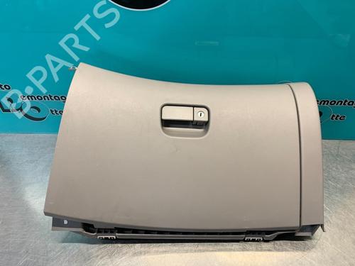 Used Glove box MITSUBISHI GRANDIS (NA_W) 2.4 MIVEC (NA4W) (165 hp) 19625566