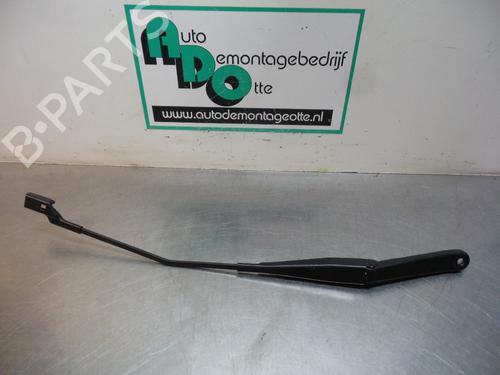 Used Front windshield wiper arm FORD FIESTA VI (CB1, CCN) 1.0 EcoBoost (125 hp) 19608895