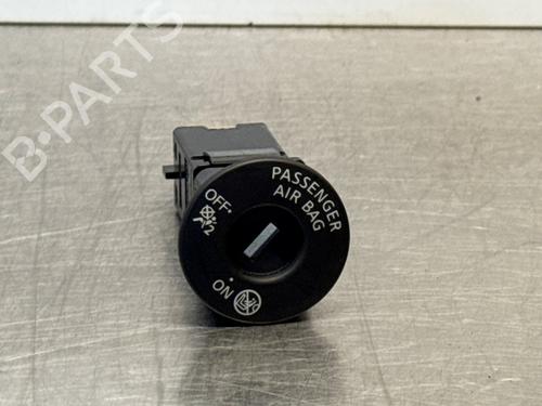 Andre NISSAN NOTE (E12) 1.2 (80 hp) 28354549