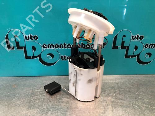 Used Fuel pump BMW 3 (E90) 318 i (129 hp) 28305632