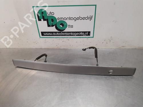 Used Tailgate handle KIA SORENTO I (JC) 2.5 CRDi 4WD (140 hp) 19613890