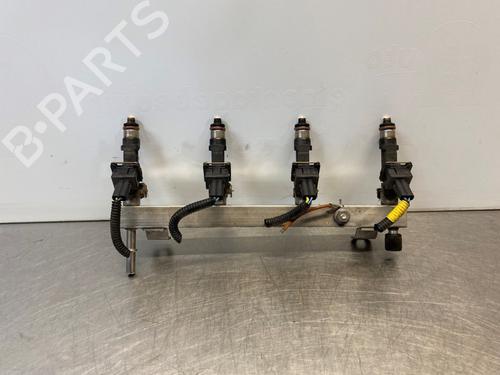 Used Injection rail CHEVROLET AVEO Saloon (T300) 1.2 (86 hp) 28299954
