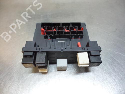 Used Fuse box VW GOLF PLUS V (5M1, 521) 1.9 TDI (105 hp) 19608834