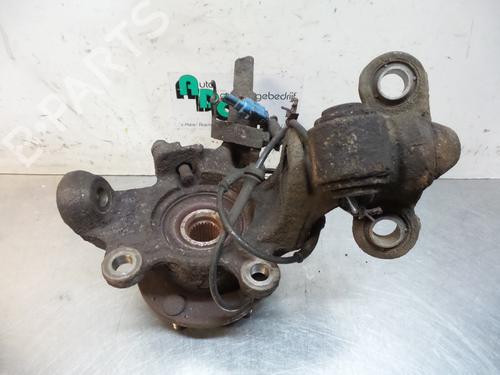 Used Left front steering knuckle NISSAN PRIMERA (P12) 1.8 (115 hp) 19601550