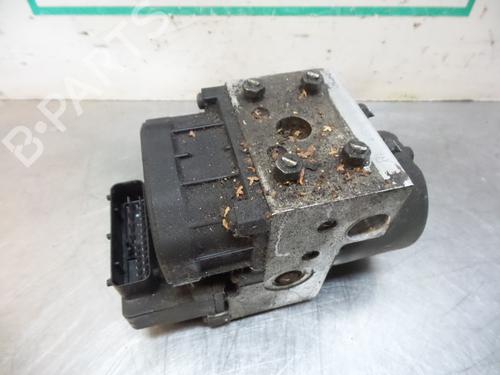 Used ABS pump TOYOTA AVENSIS (_T22_) 1.8 i (AT221_, AT221R) (110 hp) 19609870