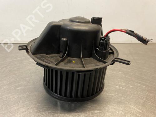 Varmeblæser VW GOLF VI (5K1) 1.2 TSI (105 hp) 30121327