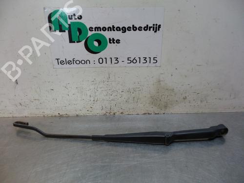 Used Front windshield wiper arm VW POLO (6N2) 1.4 (60 hp) 19596470