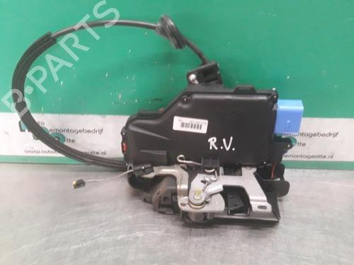 Used Front right lock VW TOURAN (1T1, 1T2) 1.9 TDI (105 hp) 19616391