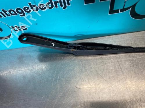 Front windshield wiper arm FORD FIESTA VI (CB1, CCN) 1.25 | BP27270738C143 