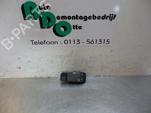 Used Steering wheel controls Steering wheel controls RENAULT CLIO IV Grandtour (KH_) 1.5 dCi 75 (75 hp) 19595367 19595367