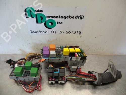 Used Fuse box Fuse box 19594064 19594064