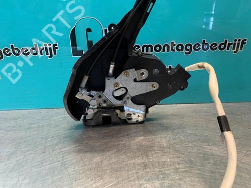 Rear left lock LEXUS IS I (_E1_) 200 (GXE10) | BP19627404C100 