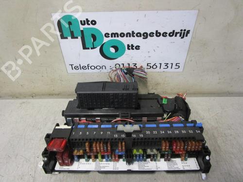 Used Fuse box BMW 3 Touring (E46) 318 i (118 hp) 19588200