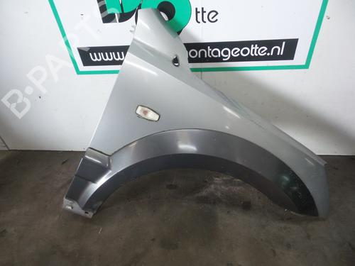 Used Right front fenders KIA SORENTO I (JC) 2.5 CRDi 4WD (140 hp) 19613556
