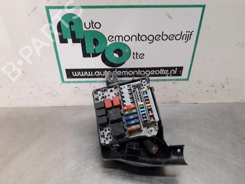 Used Fuse box Fuse box 19614151 19614151