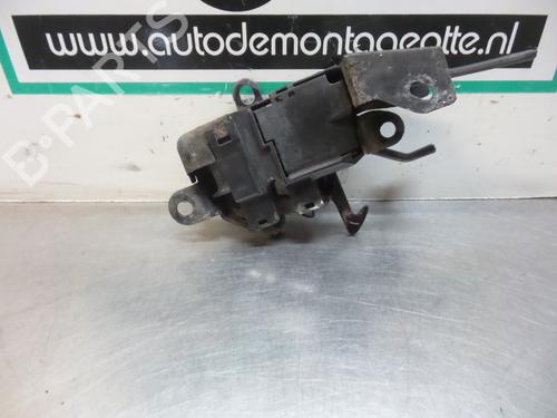 Hood lock LEXUS IS I (_E1_) 200 (GXE10) | BP19606939C133 