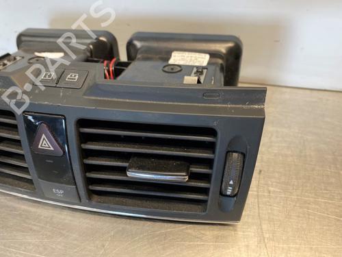 Air vent MERCEDES-BENZ C-CLASS (W204) C 200 Kompressor (204.041) | BP29025294I21 