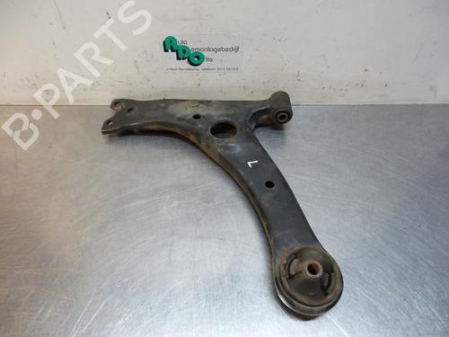 Used Left front suspension arm TOYOTA COROLLA Verso (ZER_, ZZE12_, R1_) 1.8 (ZNR11_, ZNR11R) (129 hp) 19599107
