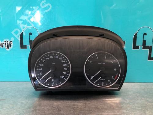 Used Instrument cluster BMW 3 (E90) 318 i (129 hp) 28305600