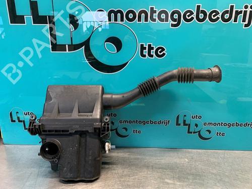 Used Air filter box TOYOTA YARIS (_P1_) 1.3 (SCP12_, SCP13_, SCP12R, SCP13R) (87 hp) 19628205