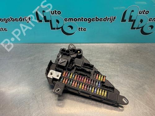 Used Fuse box Fuse box BMW 5 (E60) 525 i (218 hp) 20719634 20719634