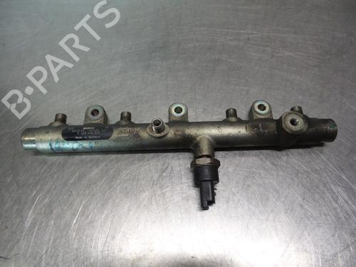 Used Injection rail Injection rail 19592984 19592984