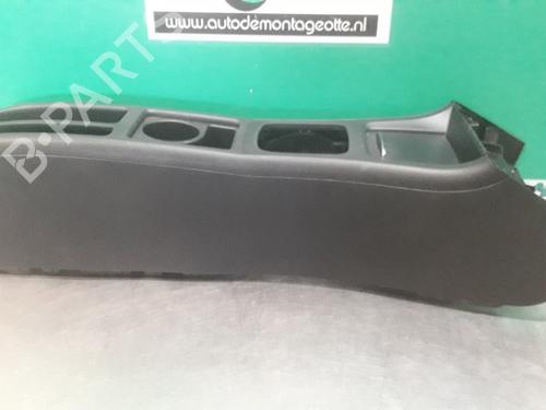 Used Middle console MERCEDES-BENZ A-CLASS (W169) A 150 (169.031, 169.331) (95 hp) 19616439
