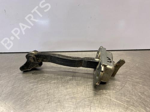 Dørhængsel/Dørbegrænser Dørhængsel/Dørbegrænser TOYOTA YARIS (_P9_) 1.33 VVT-i (NSP90_, NSP90R) (100 hp) 34100240 34100240