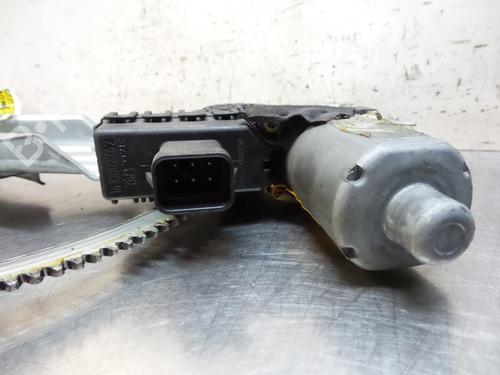 Front left window mechanism OPEL ZAFIRA A MPV (T98) 1.8 16V (F75) | BP19585393C22 