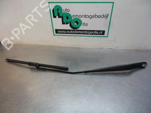 Used Front windshield wiper arm SEAT IBIZA IV (6J5, 6P1) 1.2 TDI (75 hp) 19609198
