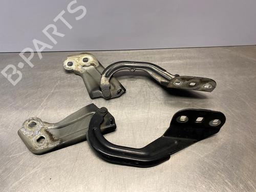 Dobradiça/Esticador de porta FORD FOCUS III Estate Van 1.0 EcoBoost (125 hp) 31332268