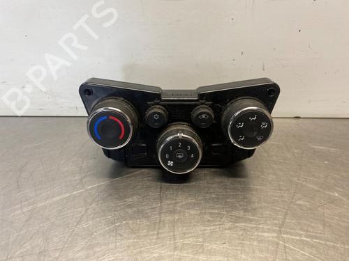 Used Climate control CHEVROLET AVEO Saloon (T300) 1.2 (86 hp) 30167707