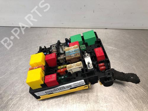 Fuse box PEUGEOT 208 I (CA_, CC_) 1.2 VTI 82 | BP29965599E1